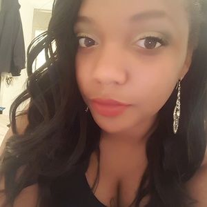 Meet your Posher, Livin